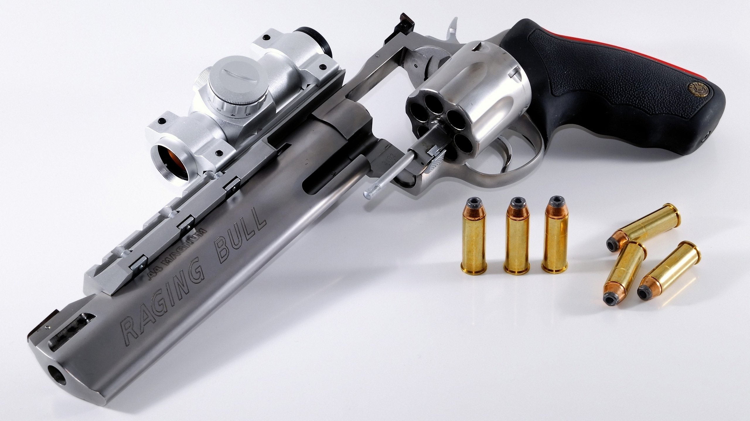 “新引入的足球技术保障系统保障比赛公平”,足球新规定