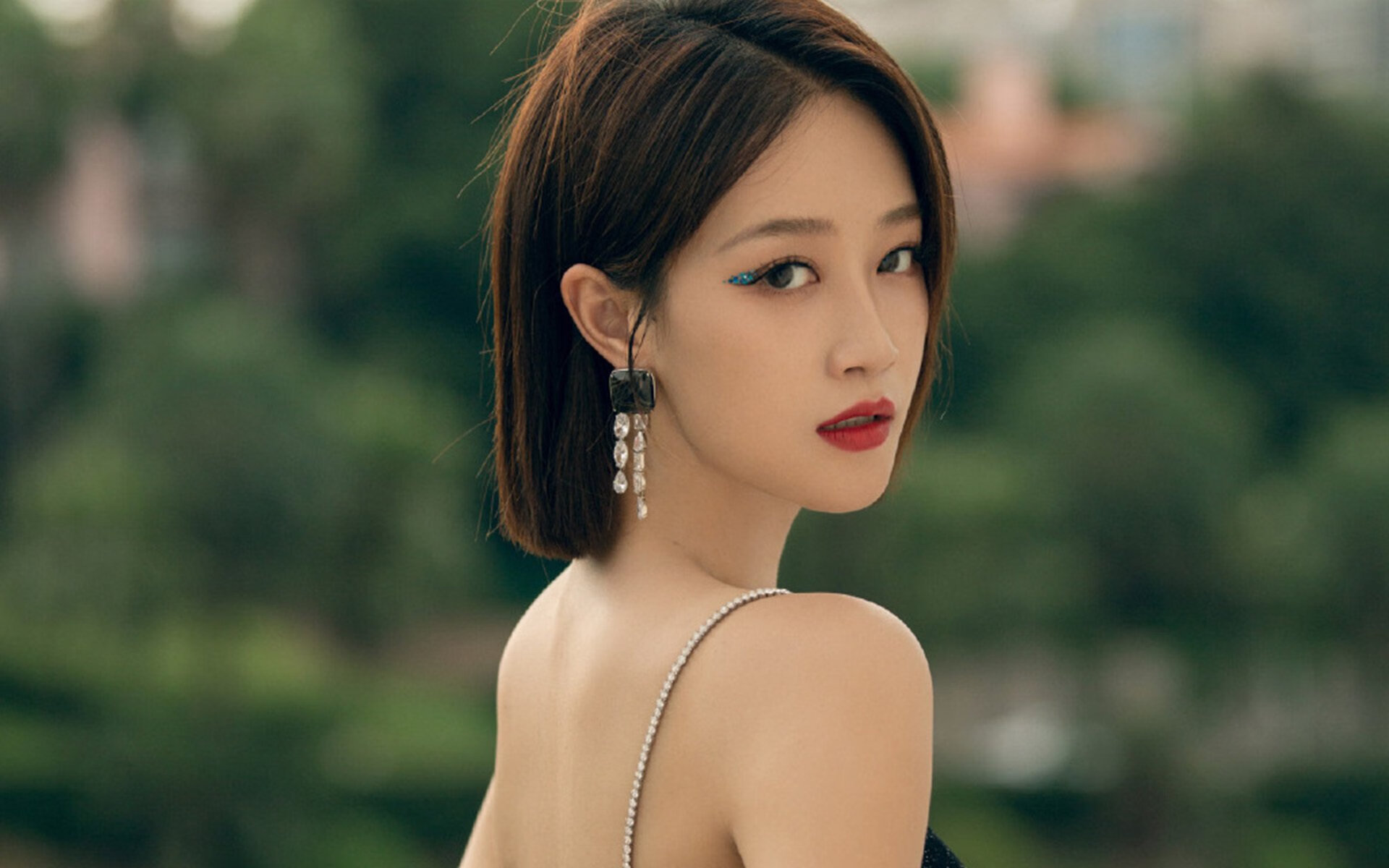 世俱杯2025赛程-【超智能球场】未来场馆或配备全方位监测与互动系统，智能化篮球场