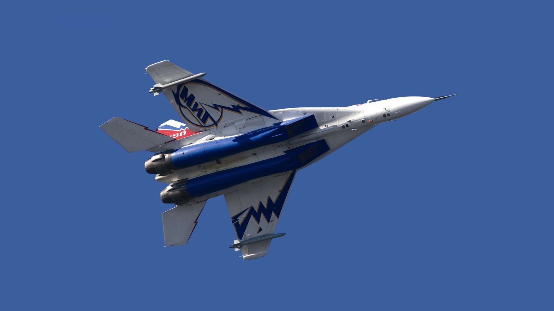 失误多发:上海队全场失误达20次,追分未果!,上海队队员