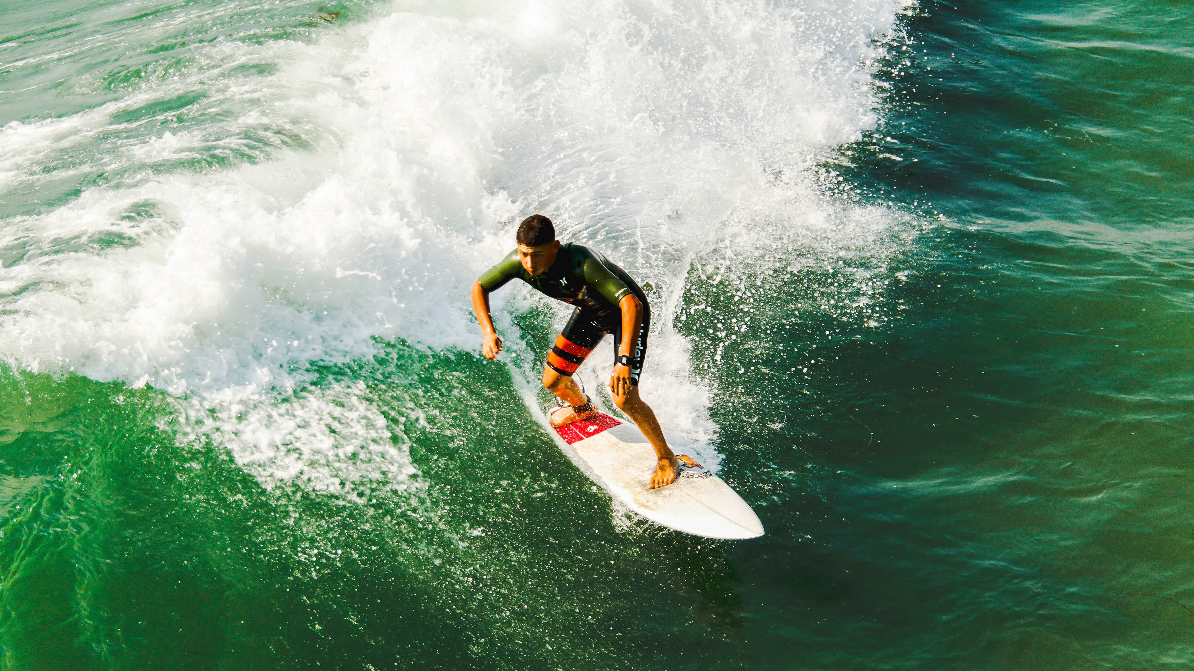 逆境中的“战斗机”球员:伤愈复出引爆团队士气