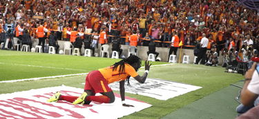 世俱杯网站-世界室内五人制足球赛中国队晋级八强，世界室内足球五人制比赛历届冠军